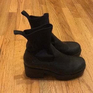 Vagabond platform boots
